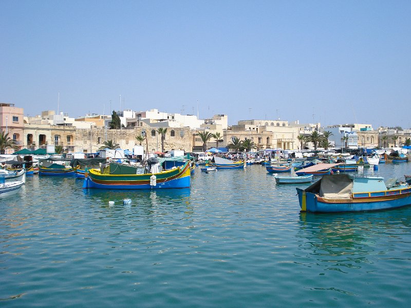 32 Blick vom Markt  zu den Fischbooten.jpg
